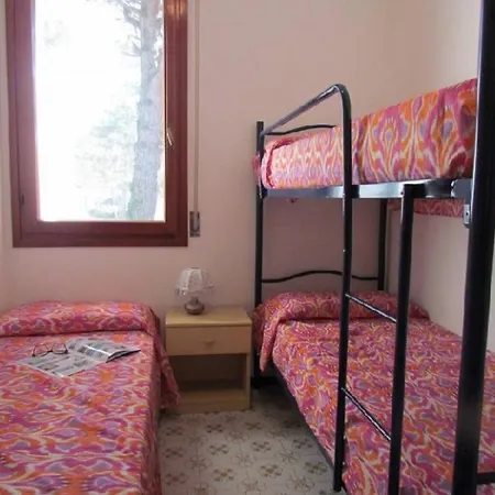 Three-room In A Nice With Garden - Beach Place Included