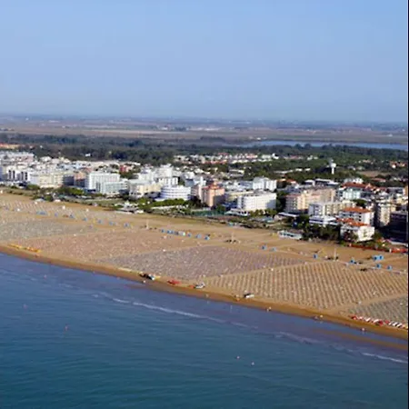 Three-room In A Nice With Garden - Beach Place Included Bibione